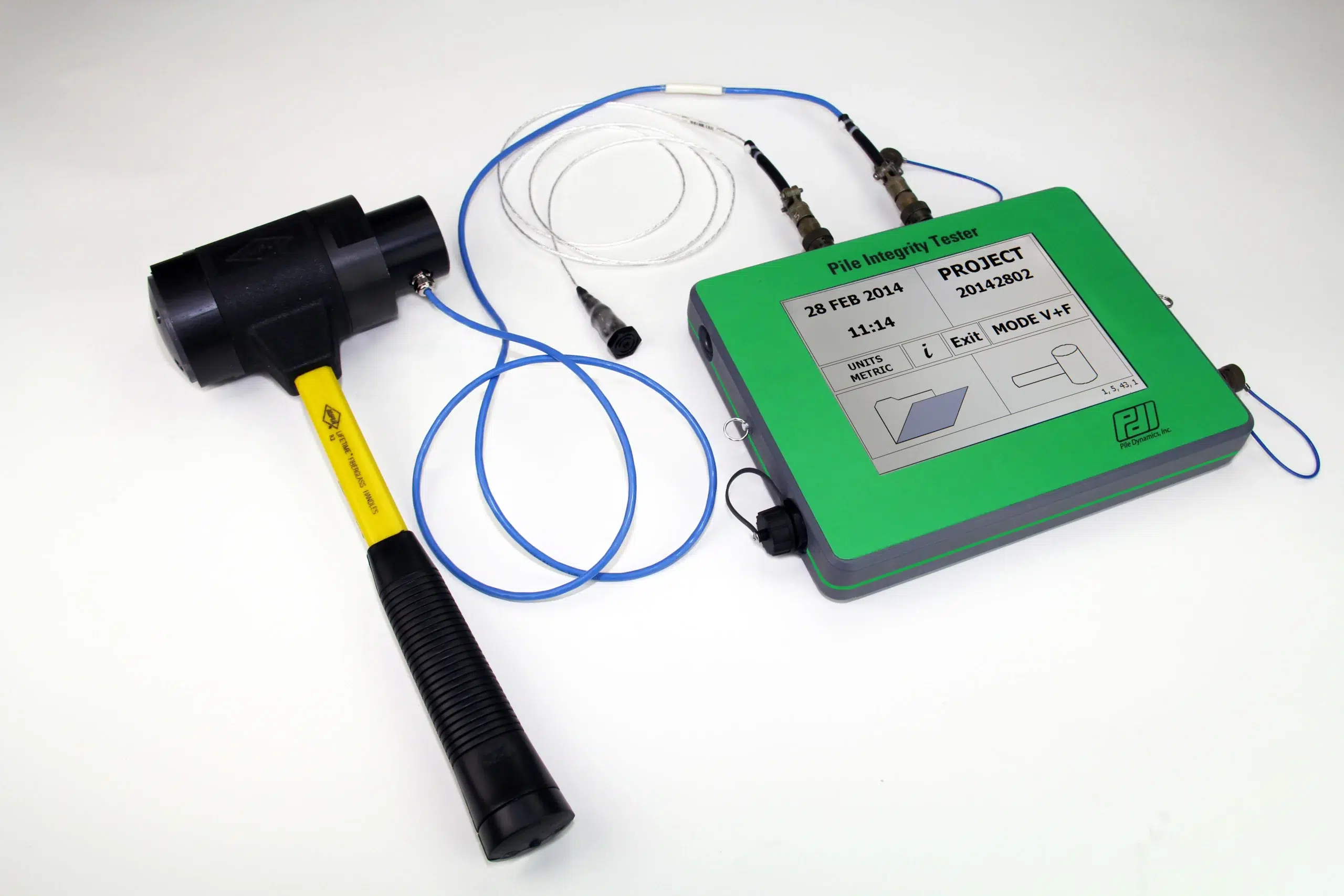 Alat pengujian pile integrity test