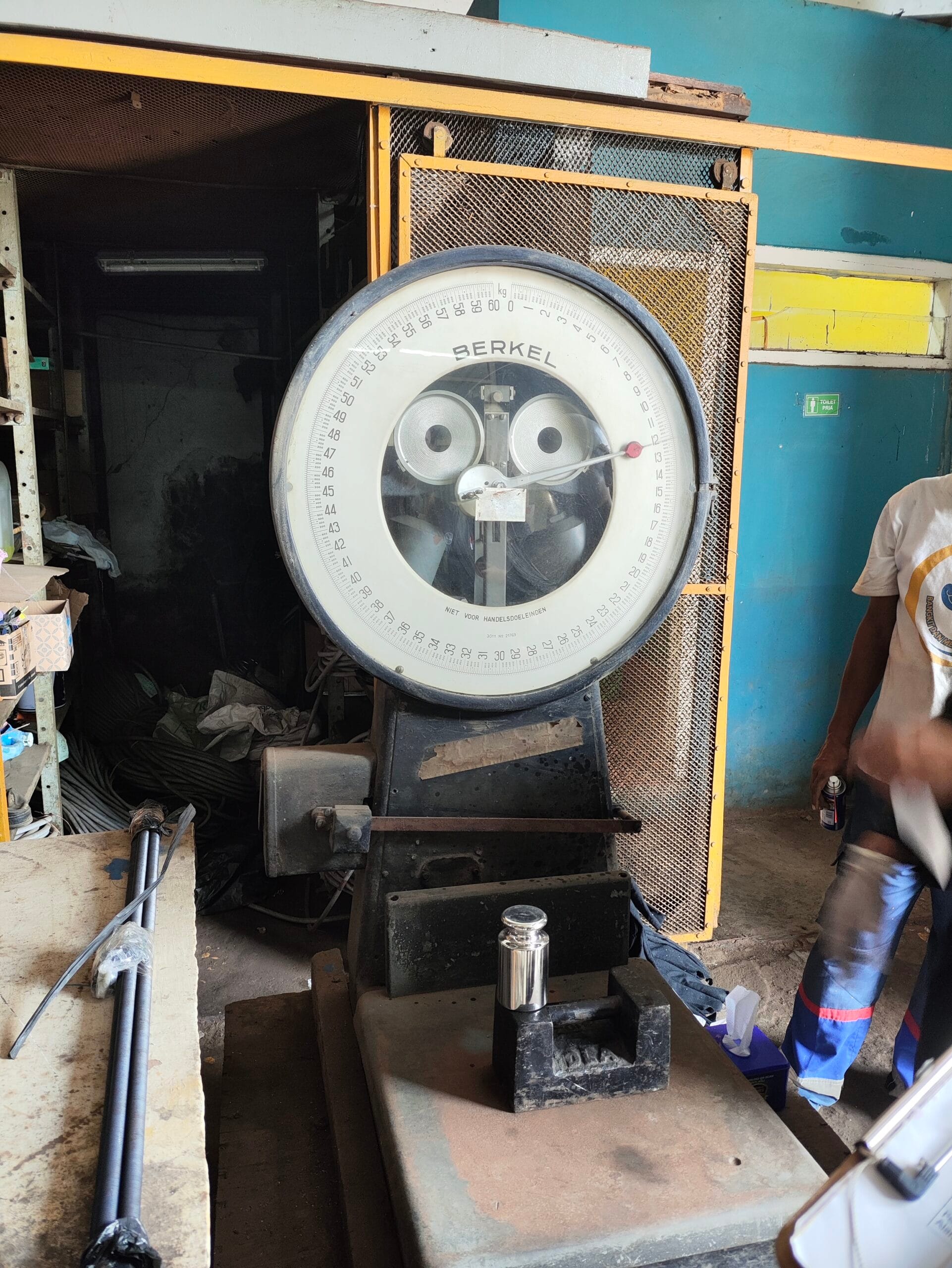 Kalibrasi Timbangan Berkel di PT Dok & Perkapalan Kodja Bahari - PT Global Intan Teknindo