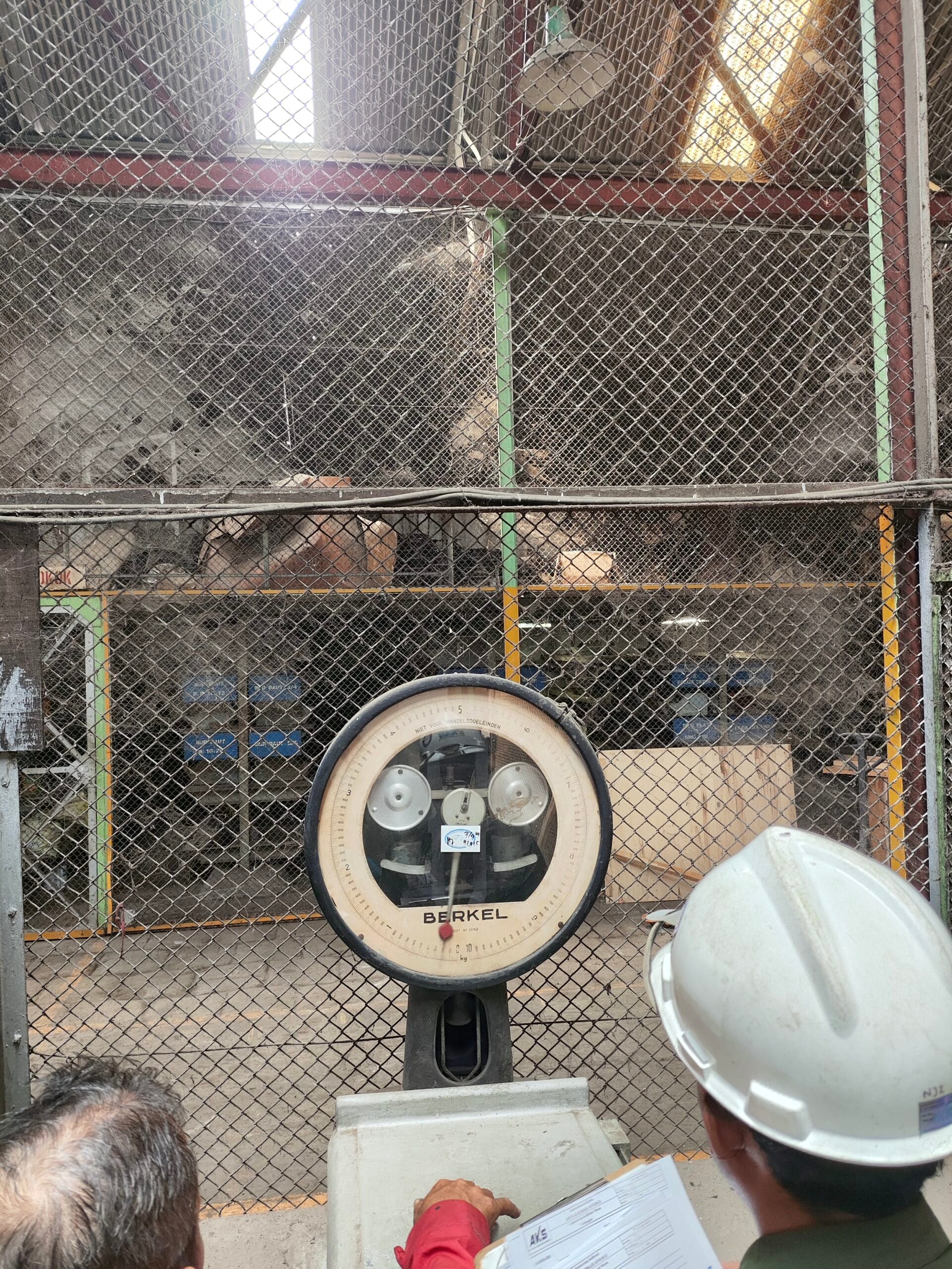 Kalibrasi Timbangan Berkel di PT Dok & Perkapalan Kodja Bahari - PT Global Intan Teknindo (2)