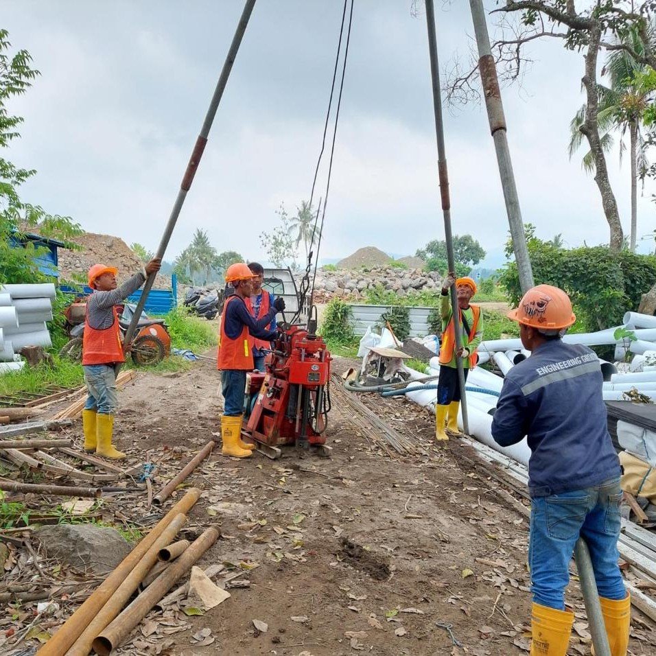 Proses pengeboran presisi di Proyek Bendungan