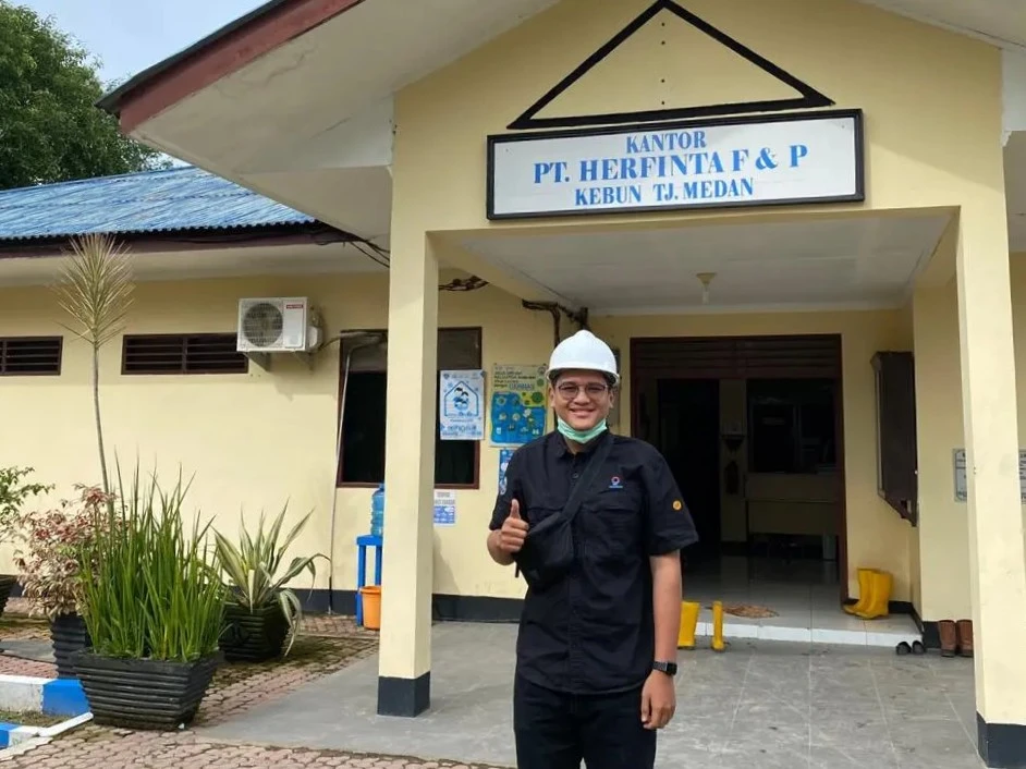 Persiapan instalasi water level data logger HOBO U20L di PT Herfinta