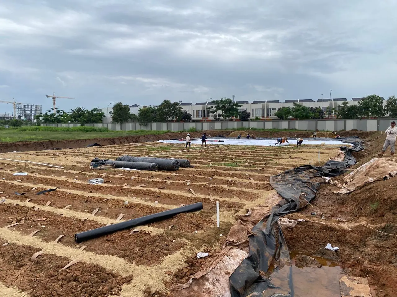 Persiapan pengeboran titik piezometer di area reklamasi PIK 2