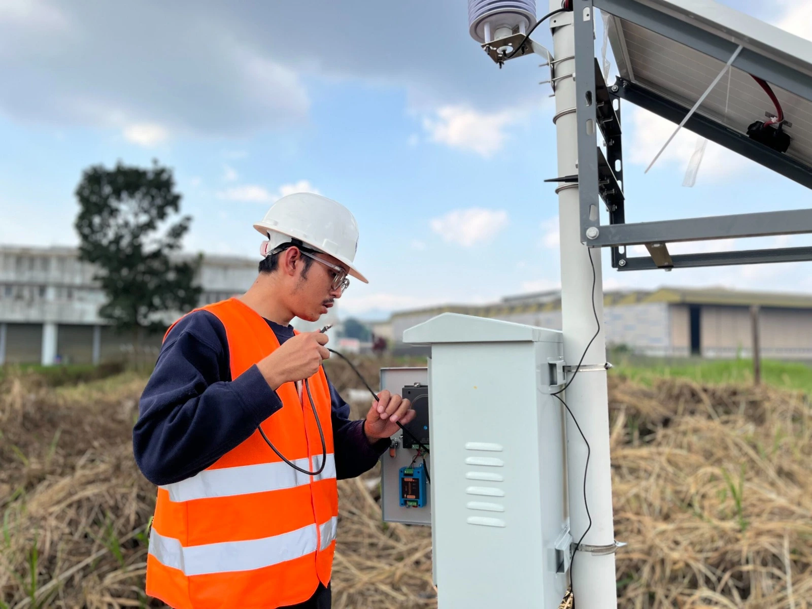Perawatan weather station agar tetap akurat menghadapi iklim tropis Indonesia
