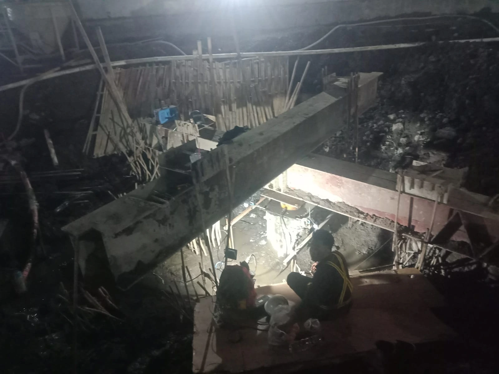Pengujian Pile Integrity Test PIT Gedung BTN KC Tegal