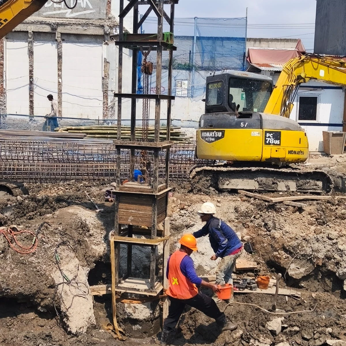 Pelaksanaan Pile Driving Analyzer PDA test Gedung BTN KC Tegal