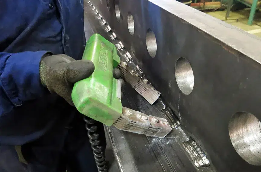 Inspeksi material dengan metode Non-Destructive Testing material particle testing milik giteknindo