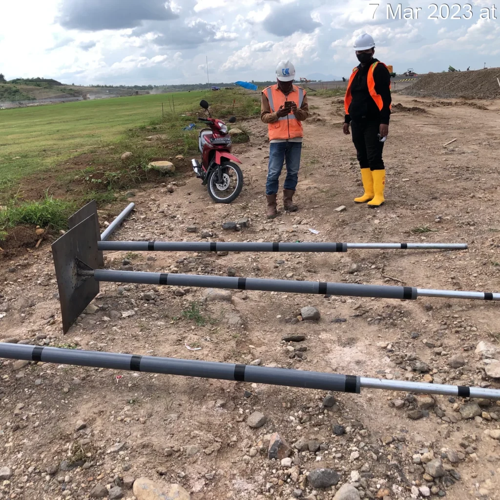 Proyek instalasi Settlement Plate Bandara Dhoho (2)