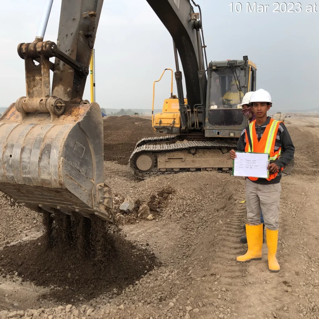 Proyek instalasi Settlement Plate Bandara Dhoho (3)